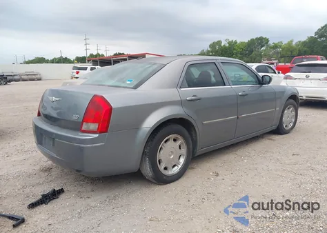 2007 Chrysler 300 Touring из США, поврежденный, VIN 2C3KA53G57H700084